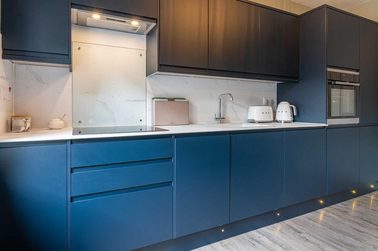 Beautiful Modern 1 Bedroom Apartment, City Centre Бат Екстер'єр фото