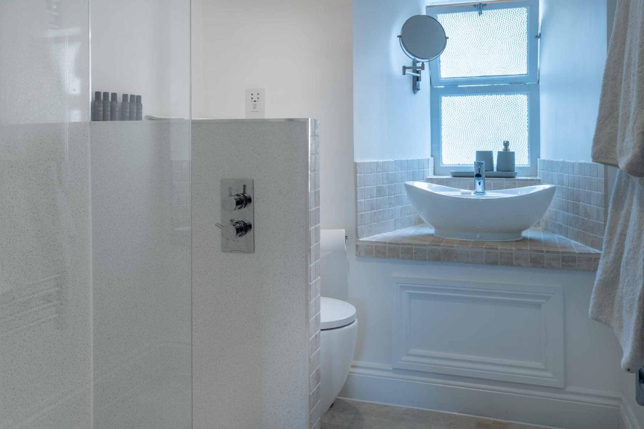 Beautiful Modern 1 Bedroom Apartment, City Centre Бат Екстер'єр фото